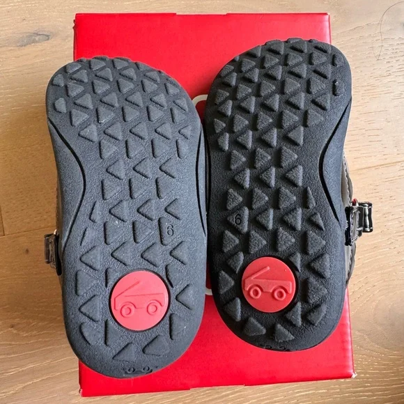 See Kai Run Black Dress Shoes for Kids - Picture 3 of 4